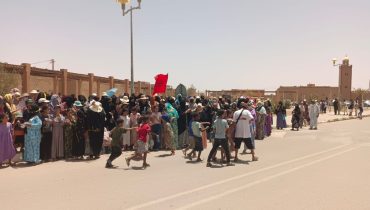 ساكنة مرزوكة تنتفض رفضًا لتحديد الأراضي المجاورة والكثبان الرملية
