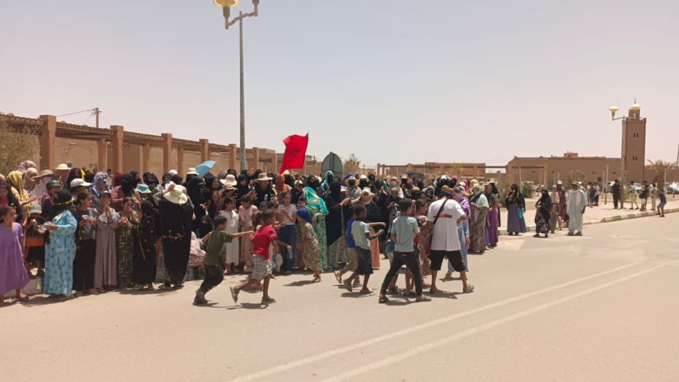 ساكنة مرزوكة تنتفض رفضًا لتحديد الأراضي المجاورة والكثبان الرملية