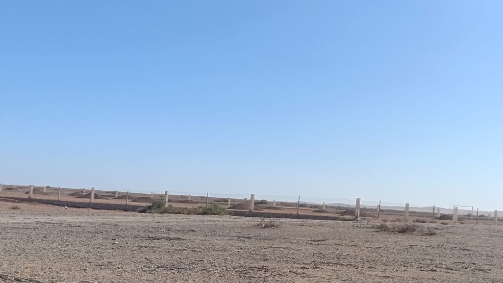 شحنات من الأتربة بملعب دوار بلعوني بسيدي شيكر تثير علامات استفهام حول مصدرها وطبيعة الأشغال