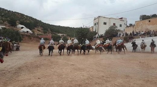 صفرو ..اليوم الثاني من مهرجان التبوريدة بسيدي الحسن عروض الفروسية التقليدية تواصل جذب الجماهير
