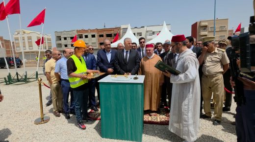 سيدي سليمان..عامل الإقليم  يعطي انطلاق بناء مدرسة عمومية بحي النسيم