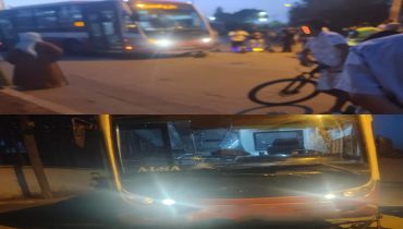 خريبكَة..حادثة سير خطيرة : ثلاثيني يصارع الموت بعد اصطدام حافلة بدراجته الكهربائية