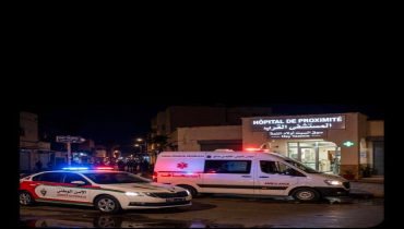 جري.مة مروعة تهز سوق السبت أولاد النمة.. قتيل وثلاثة مصابين بجروح خطيرة خلال حفل زفاف