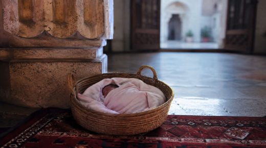 العثور على رضيعة حديثة الولادة متخلى عنها بالمسجد العتيق بالحي الحسني باليوسفية