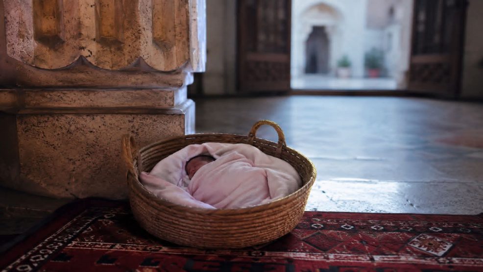 العثور على رضيعة حديثة الولادة متخلى عنها بالمسجد العتيق بالحي الحسني باليوسفية