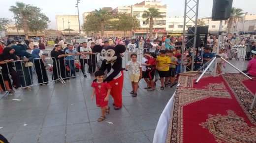 الحسيمة.. عروض بهلوانية وأنشطة ترفيهية للأطفال في ثالث أيام المهرجان الصيفي