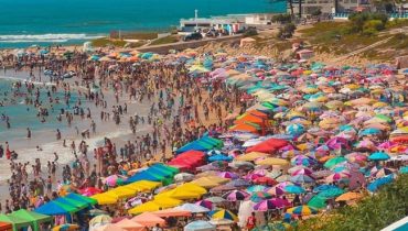 الجديدة في قلب الصيف.. زخم سياحي لا يبدد فتور الأسواق