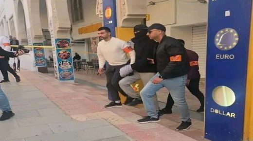 جنايات الحسيمة تدين شخصين بـ20 سنة سجنا نافذا بعد سطو مسلح على وكالة صرف