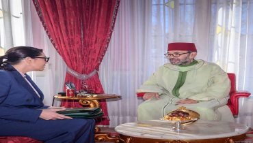 الملك محمد السادس يستقبل فاطمة الزهراء المنصوري ويطلع على مستجدات تشكيل الحكومة الجديدة