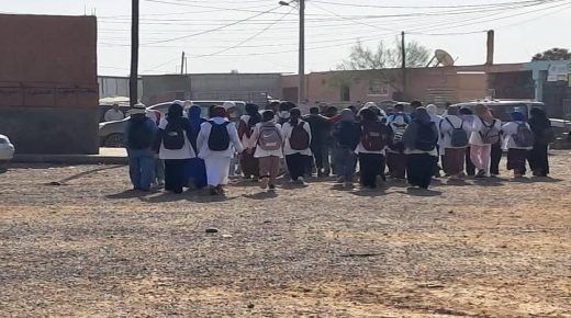 اليوسفية _سيدي شيكر.. تعطل النقل المدرسي يدفع تلاميذ الميدات والباشتة النعيمة إلى الاحتجاج بسبب ضياع ساعات من الدراسة