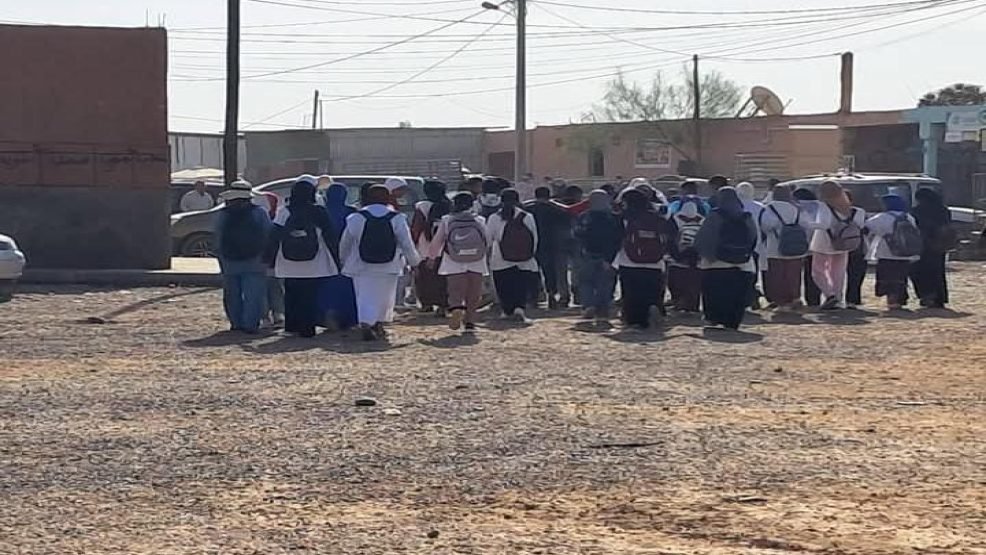اليوسفية _سيدي شيكر.. تعطل النقل المدرسي يدفع تلاميذ الميدات والباشتة النعيمة إلى الاحتجاج بسبب ضياع ساعات من الدراسة