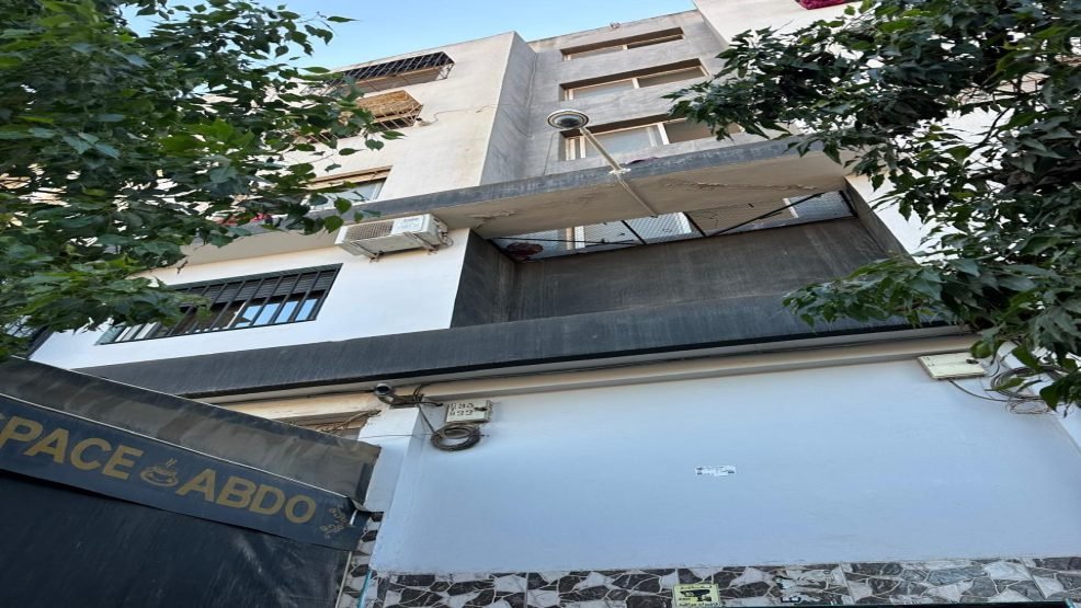 مديونة ..كاميرات وانتهاك للخصوصية وتشهير وغرامات وتتبع للعورات.. “سانديك مزور” لعمارة بالبدر فوق القانون